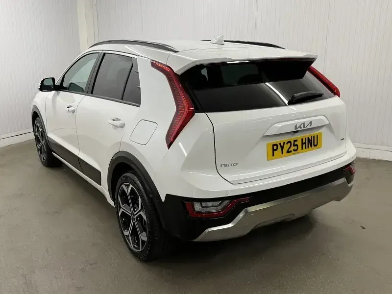 Used Kia Niro 2025 White SUV
