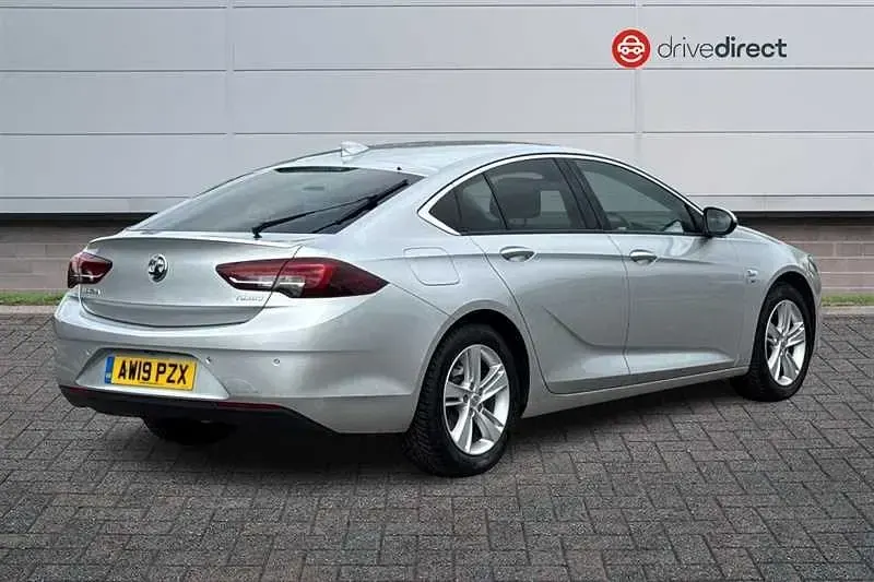 Second-hand Vauxhall Insignia SRi 165 CP (121 kW) 2019 Argintiu Hatchback