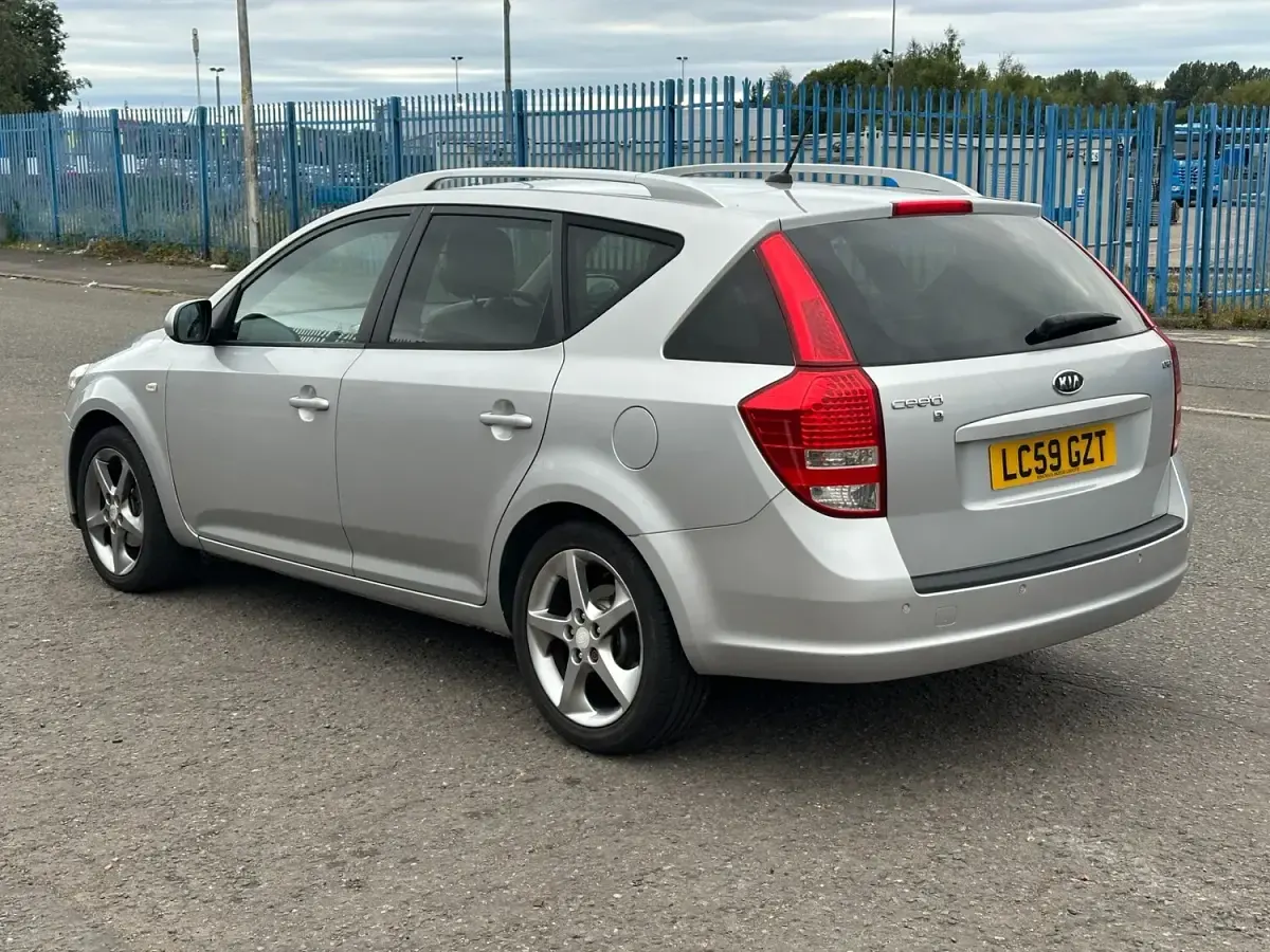 Used Kia Ceed 2009 Silver Hatchback