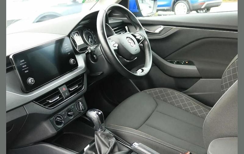 Used Skoda Kamiq SE 115 HP (84 kW) 2022 Blue SUV