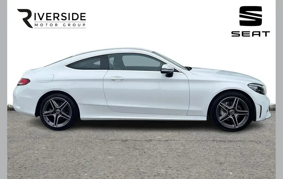 Usado Mercedes C200 AMG line 180 HP (132 kW) 2019 Branco Coupé