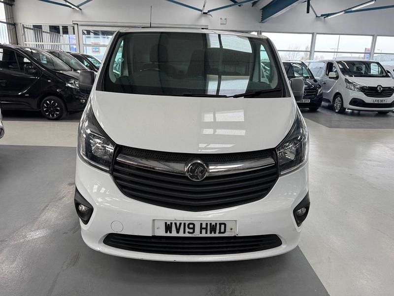 Used Vauxhall Vivaro Sportive 120 HP (88 kW) 2019 White MPV