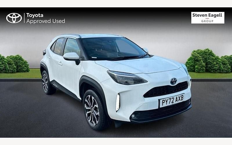 Used 2025 Toyota Yaris Hybrid Design Estate | £20,443 (Good price) - Image 1/3