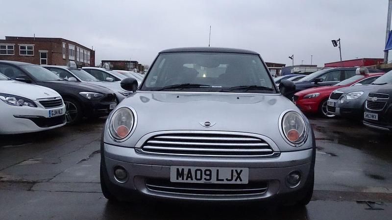 Used Mini Cooper Hatch 120 HP (88 kW) 2009 Silver Hatchback