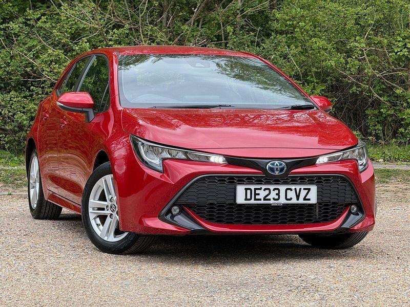 Usado Toyota Corolla 122 HP (89 kW) 2023 Scarlet flare Citadino