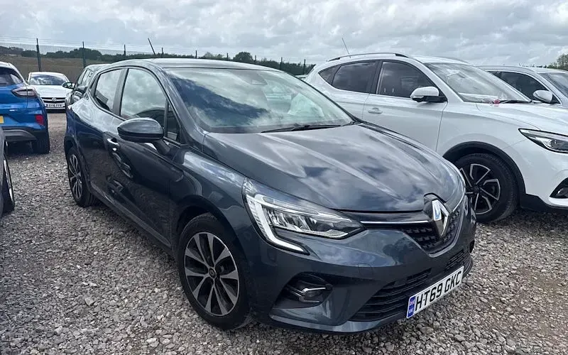 Used Renault Clio Iconic 101 HP (74 kW) 2020 Hatchback