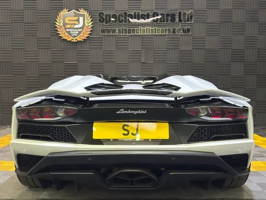 Used Lamborghini Aventador 740 HP (544 kW) 2018 White Cabriolet
