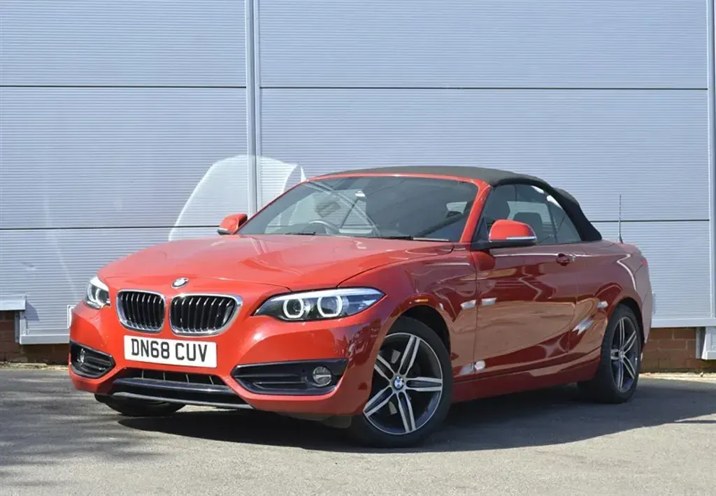 Used BMW 220 Sport Line 190 HP (139 kW) 2018 Red Cabriolet