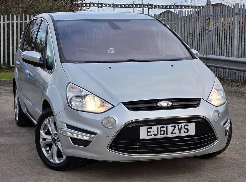 Used Ford S-MAX Titanium 140 HP (102 kW) 2011 Silver MPV