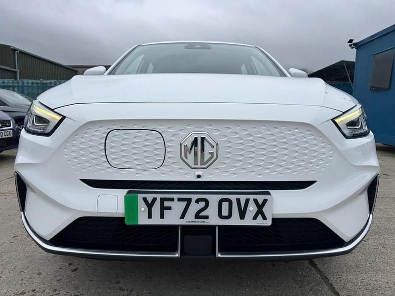 Used MG ZS SE 114 kW (156 HP) 2022 White SUV