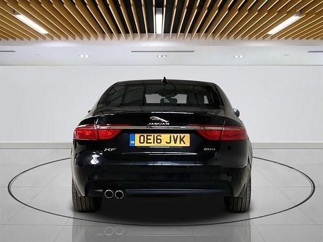 Second-hand Jaguar XF Portfolio 180 CP (132 kW) 2016 Negru Berlinǎ