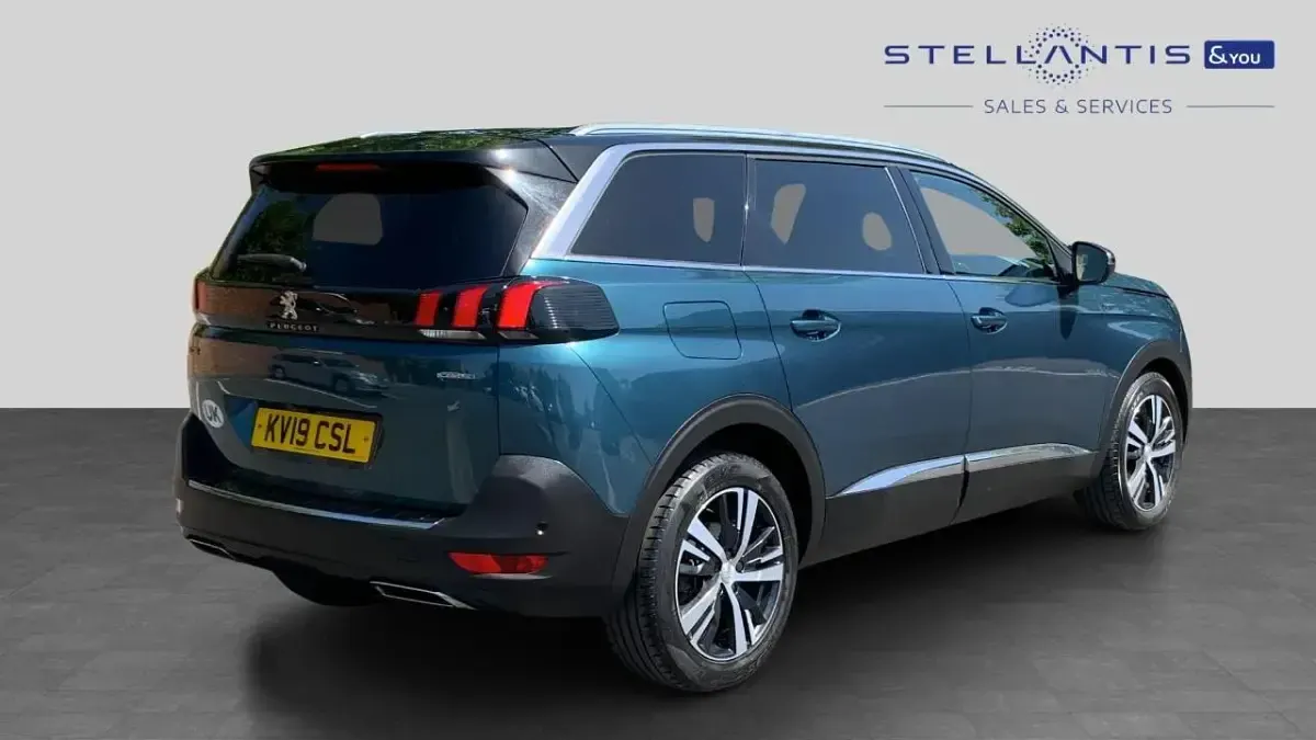 Używany Peugeot 5008 GT-line 129 KM (94 kW) 2019 Zielony SUV