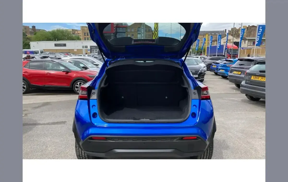 Used Nissan Juke Tekna 114 HP (83 kW) 2025 Blue SUV
