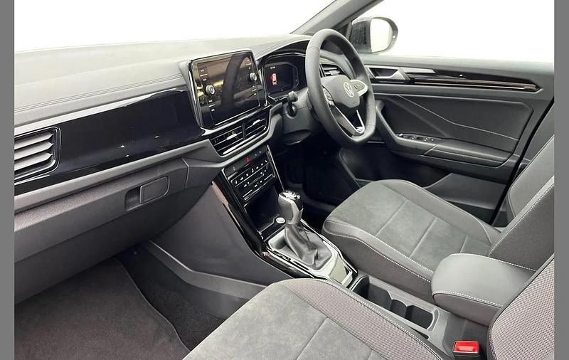 Used VW T-Roc Design 150 HP (110 kW) 2026 Silver SUV
