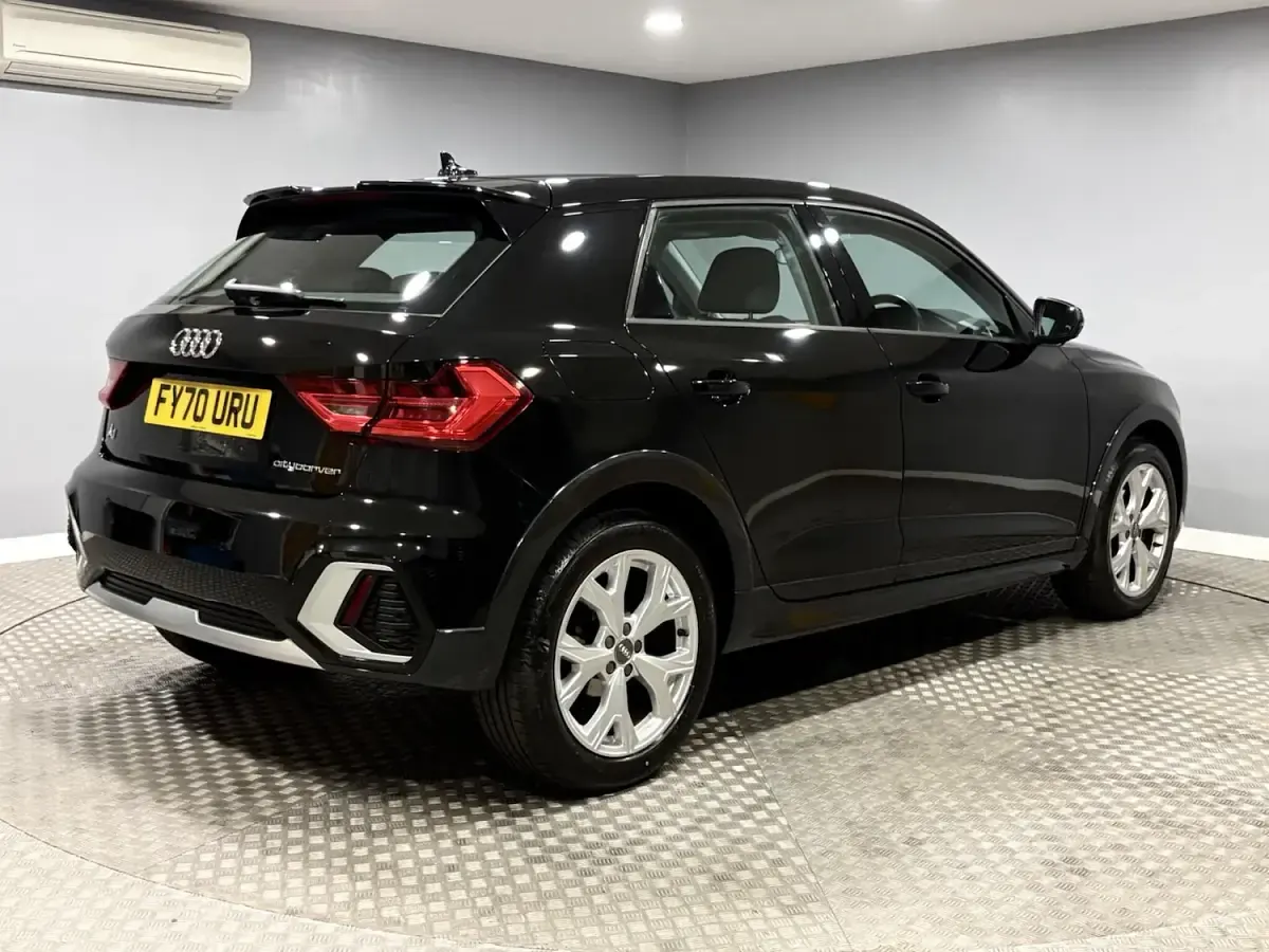 Used Audi A1 Advanced 116 HP (85 kW) 2020 Black SUV