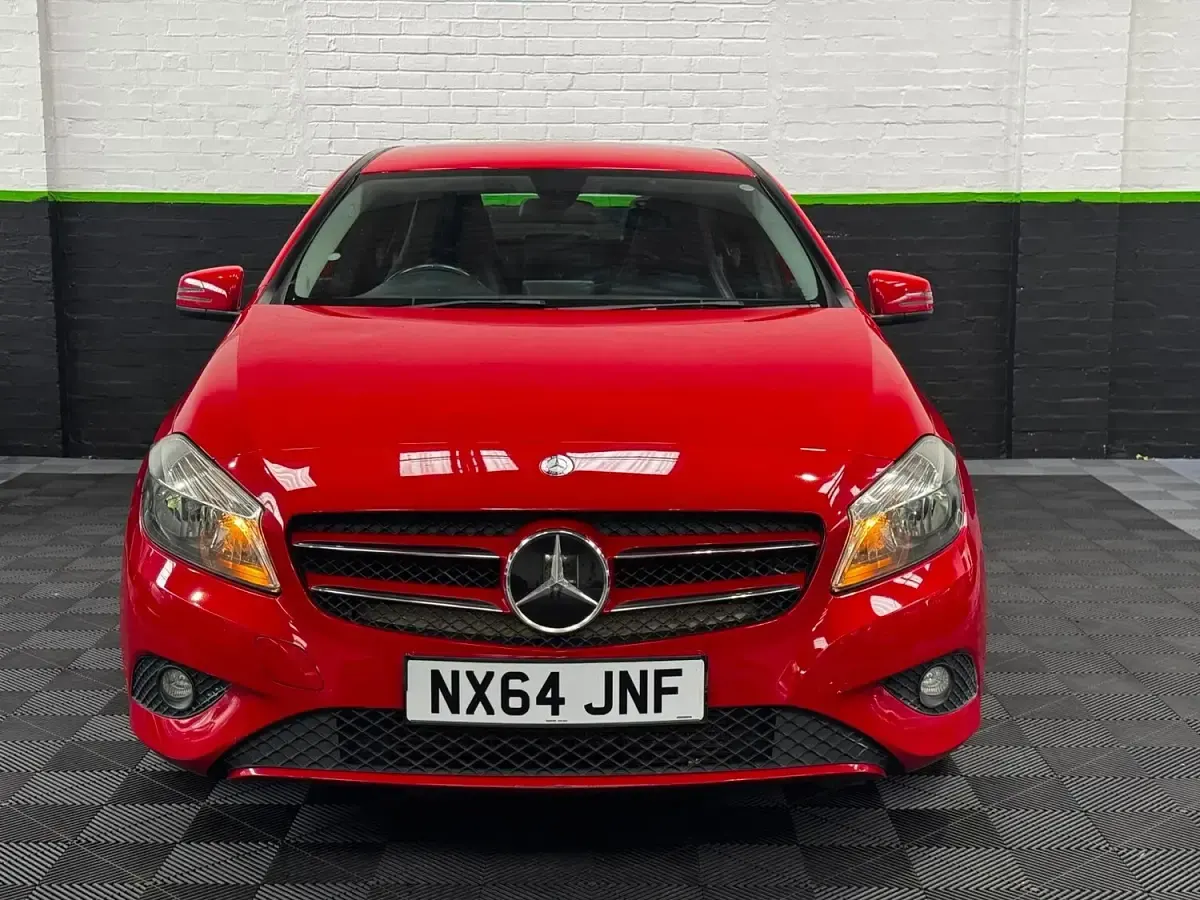 Used Mercedes A180 SE 2014 Red Hatchback
