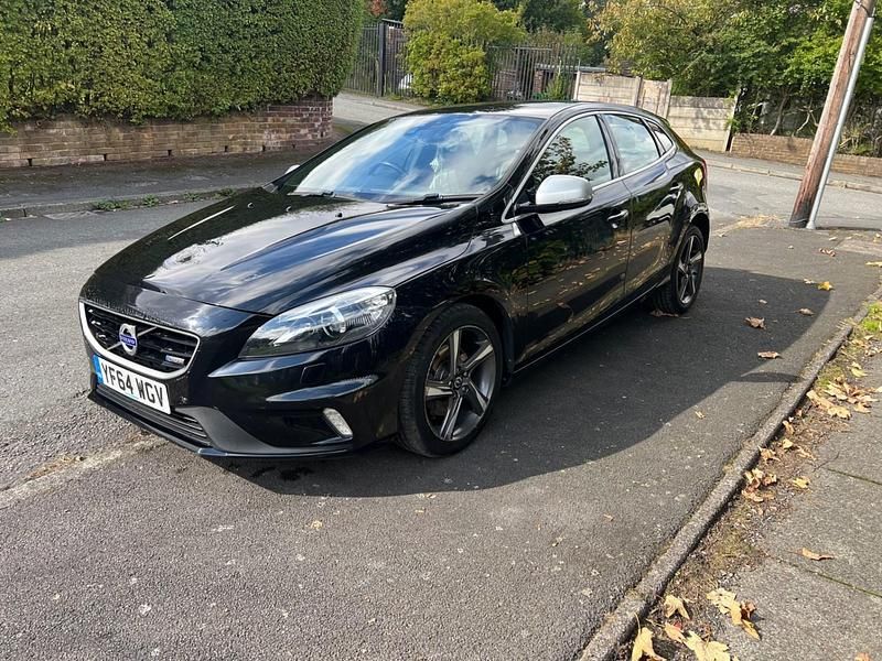 Black Used 2014 Volvo V40 R-Design Estate | £6,995 (Good price) - Image 1/4