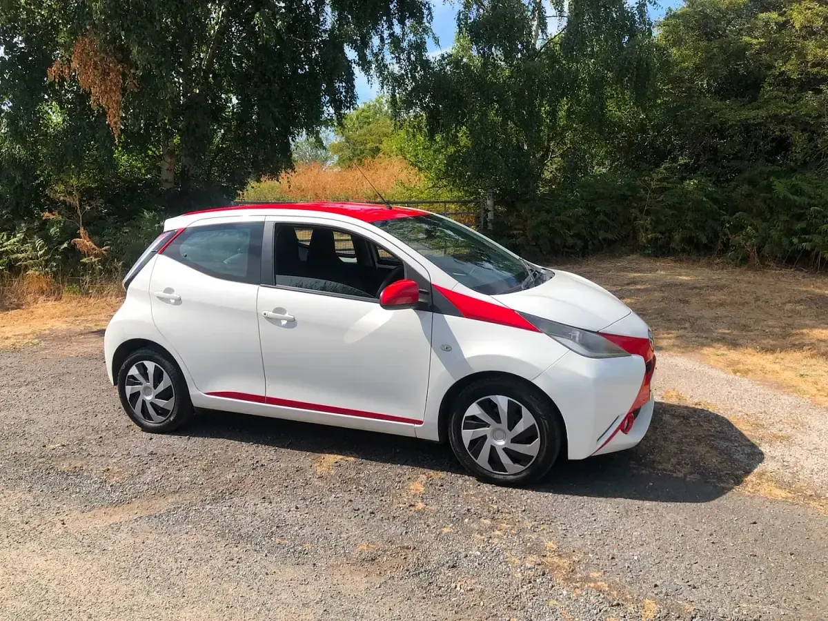 Used Toyota Aygo x-press 2014 White Hatchback