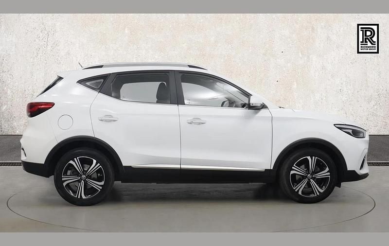 Używany MG ZS Excite 111 KM (81 kW) 2022 Biały SUV
