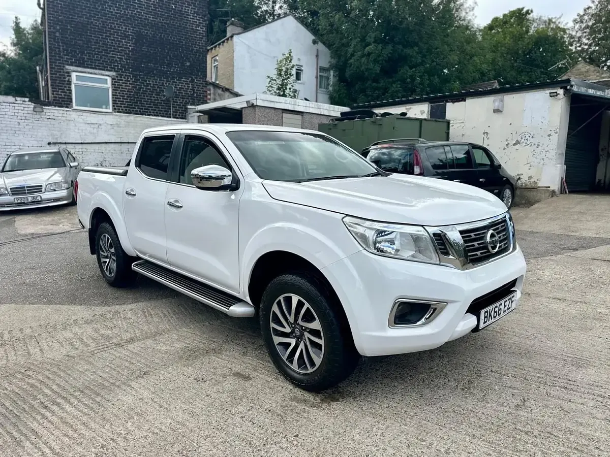 Used Nissan Navara Acenta+ 2016 White Pickup