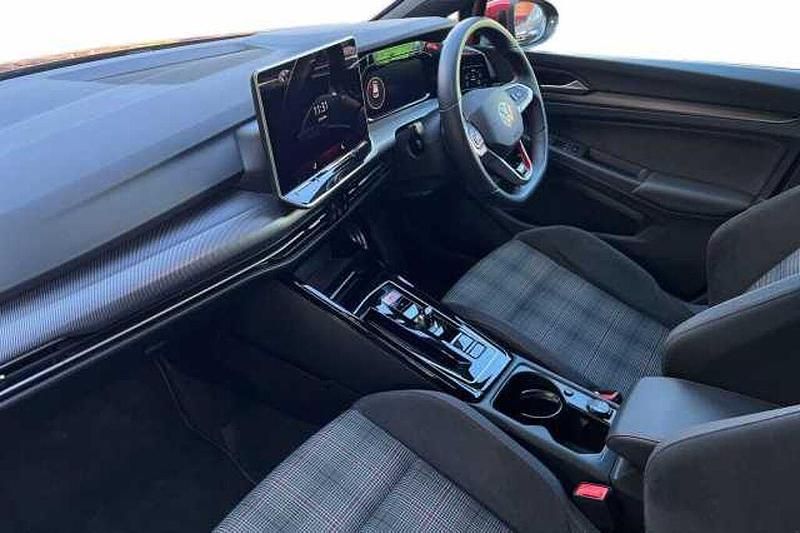 Used VW Golf VIII 265 HP (194 kW) 2024