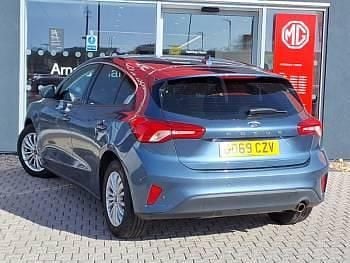 Usado Ford Focus Titanium 125 HP (91 kW) 2019 Azul Citadino