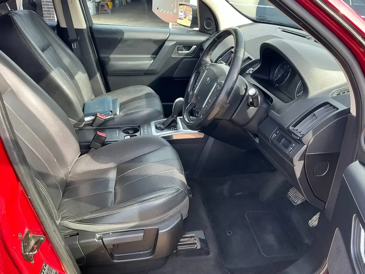 Used Land Rover Freelander 2 187 HP (137 kW) 2013 Red SUV