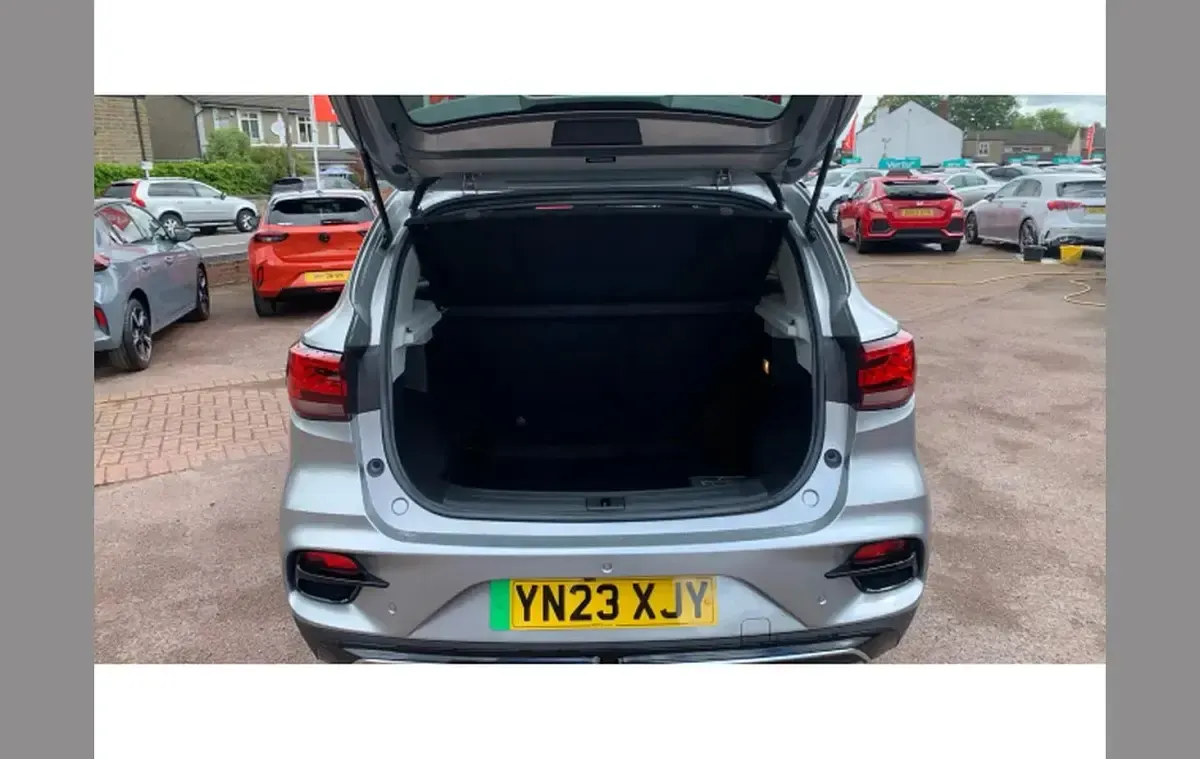 Używany MG ZS Trophy Connect 114 kW (156 KM) 2023 Srebrny SUV