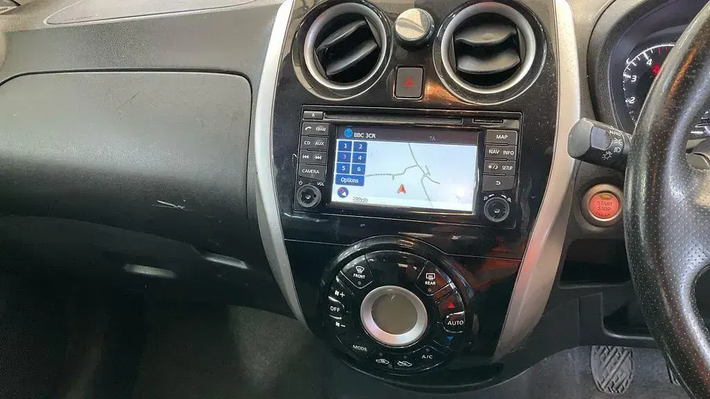 Used Nissan Note Tekna 90 HP (66 kW) 2015 Blue Hatchback