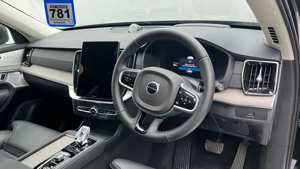 Used Volvo XC90 Ultra 250 HP (183 kW) 2025 Black SUV