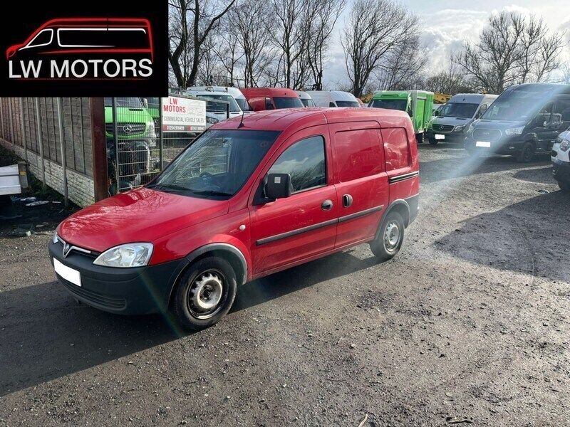 Red Used 2011 Vauxhall Combo MPV | £1,000 (Super price) - Image 1/4