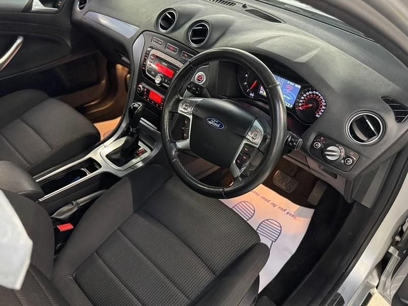 Used Ford Mondeo Titanium 163 HP (119 kW) 2012 Silver Hatchback