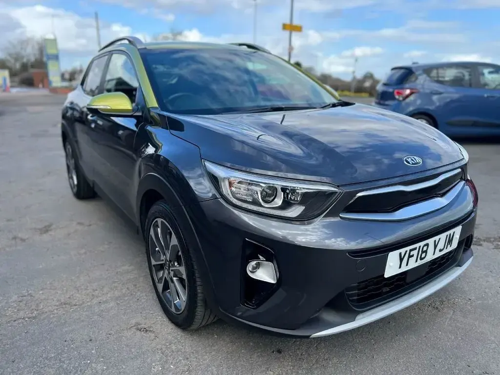 Usado Kia Stonic First Edition 2018 Cinzento SUV