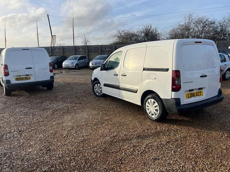 Used Peugeot Partner 2016 White MPV