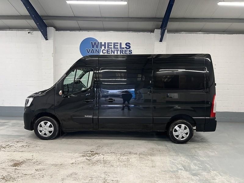 Begagnad Renault Master Business 2023 Svart Van