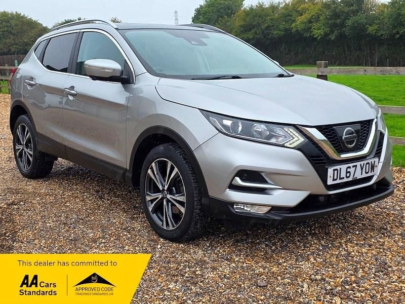 Silver Used 2017 Nissan Qashqai N-Connecta SUV | £9,499 (A bit pricey) - Image 1/4