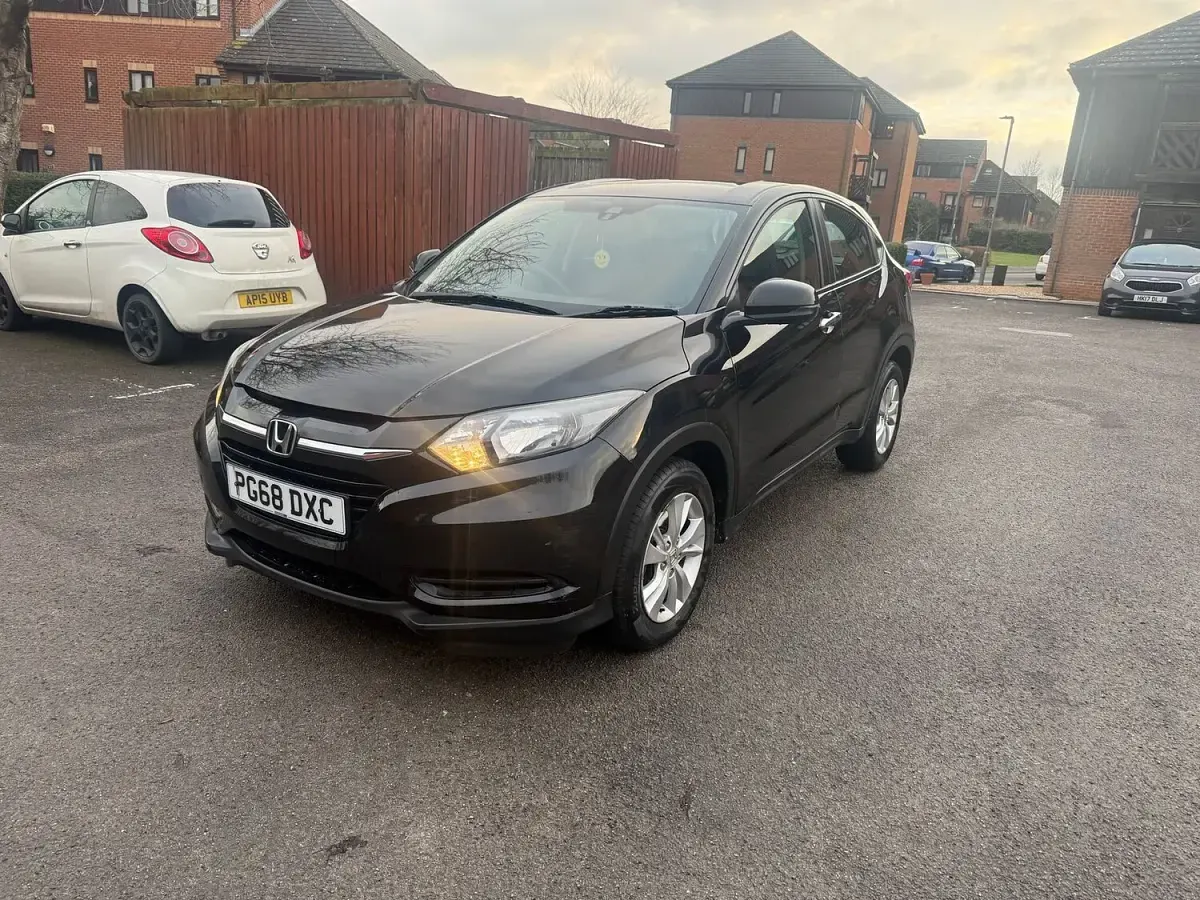 Used Honda HR-V S 120 HP (88 kW) 2019 Black SUV