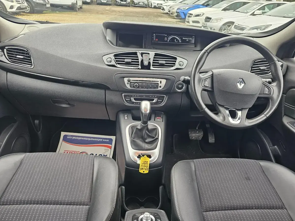 Używany Renault Scénic III Dynamique 110 KM (80 kW) 2014 Czerwony Minivan