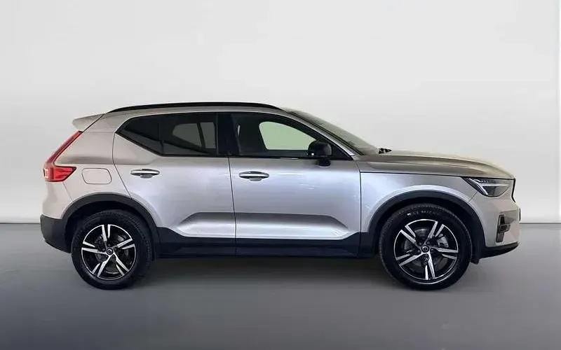 Used Volvo XC40 Plus 163 HP (119 kW) 2023 Gold SUV