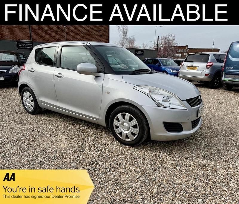Silver Used 2013 Suzuki Swift Hatchback | £2,995 (Fair price) - Image 1/2