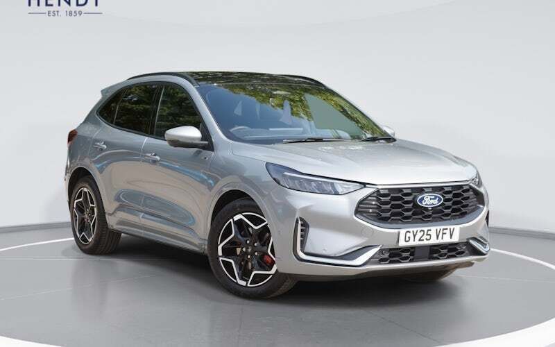New 2025 Ford Kuga ST-Line X SUV | £33,999 (A bit pricey) - Image 1/4