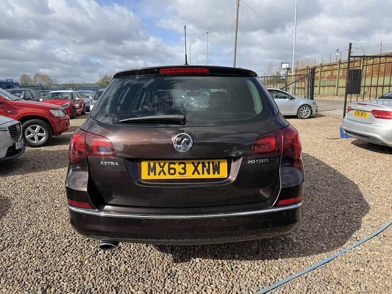 Used Vauxhall Astra SRi 165 HP (121 kW) 2013 Brown Estate