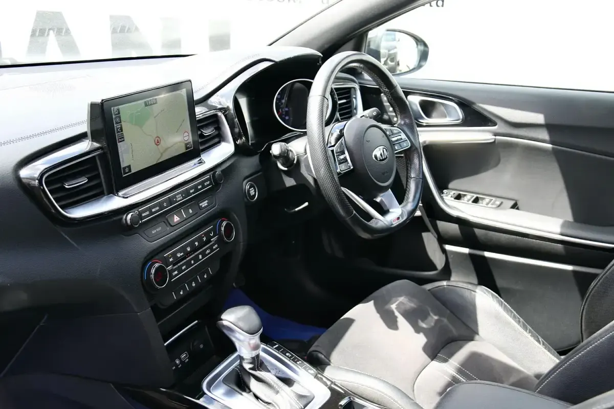 Used Kia ProCeed GT-Line S 2019 White Estate