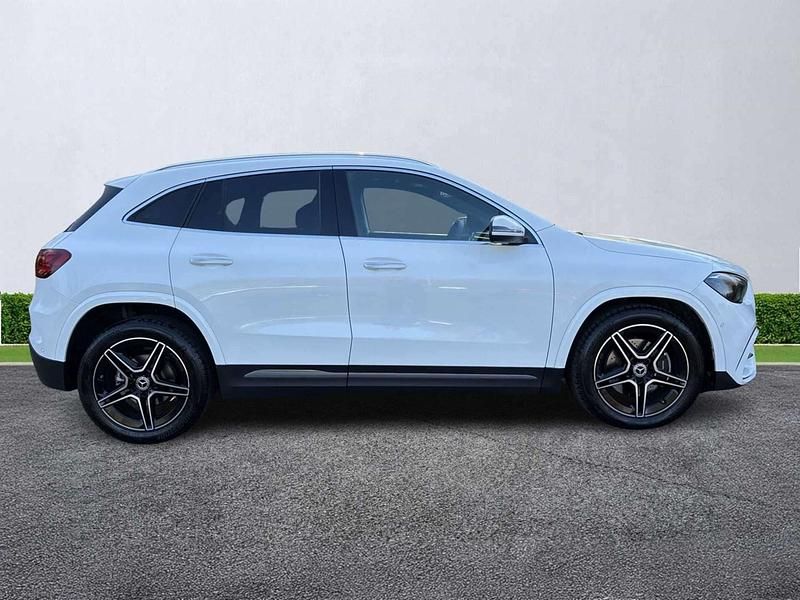 New Mercedes GLA200 Executive 163 HP (119 kW) 2025 White SUV