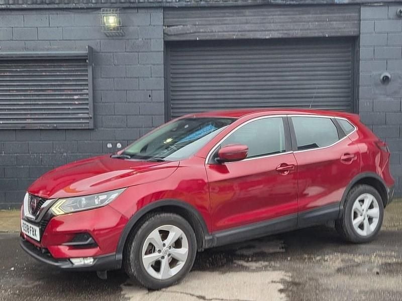 Used Nissan Qashqai Acenta 115 HP (84 kW) 2018 Red SUV