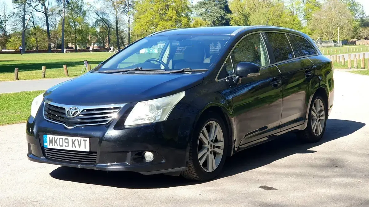 Usado Toyota Avensis T4 2009 Negro Familiar