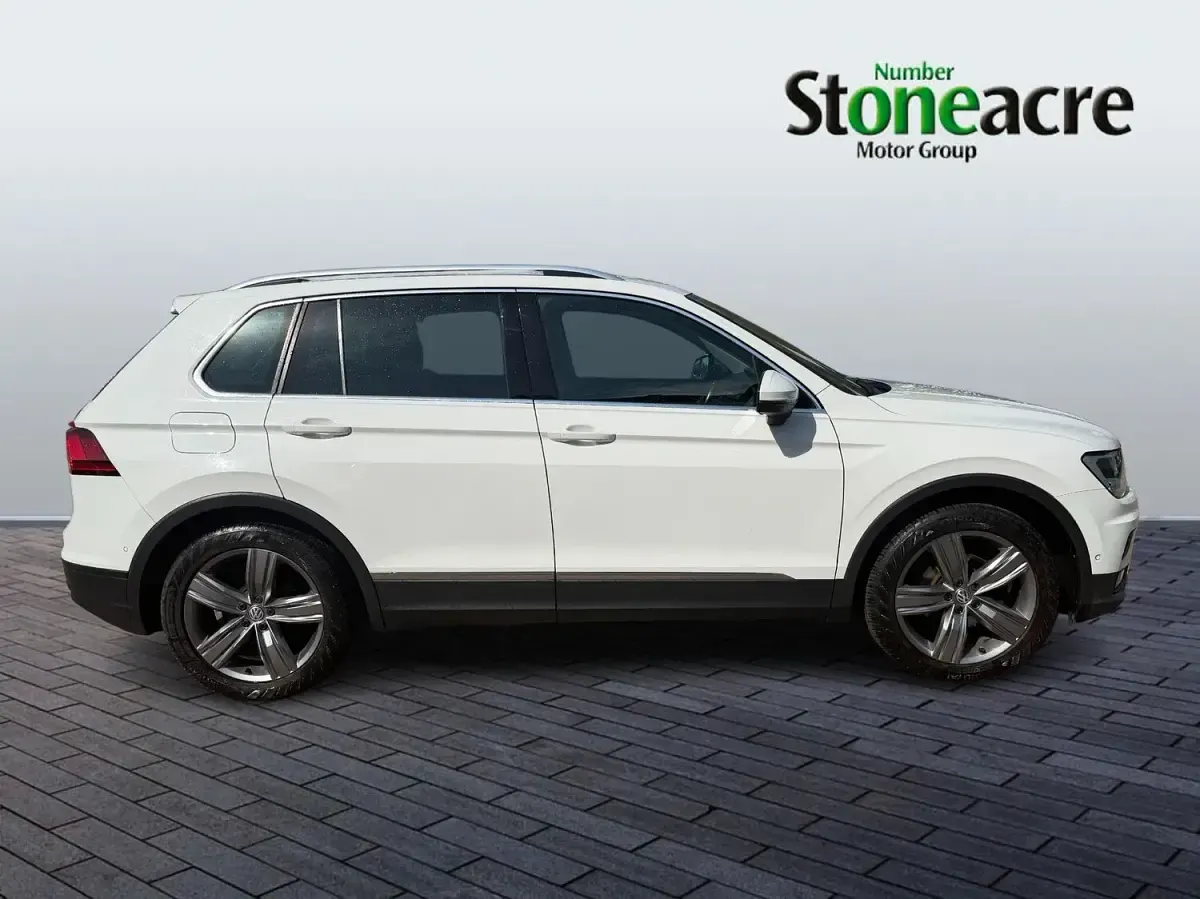 Käytetty VW Tiguan Match 150 HP (110 kW) 2019 Valkoinen Katumaasturi