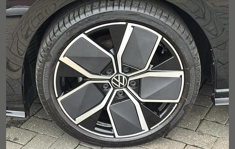 Used VW Golf VIII R-line 150 HP (110 kW) 2024 Black Hatchback