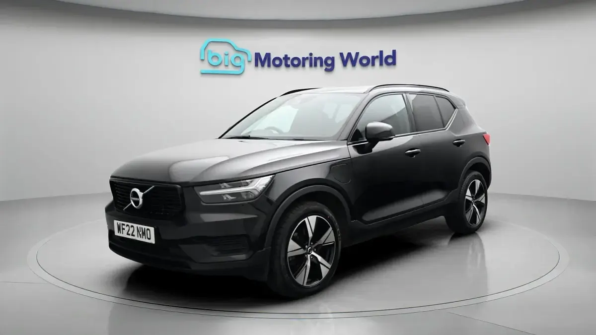 Used Volvo XC40 Plus 211 HP (155 kW) 2021 Black SUV