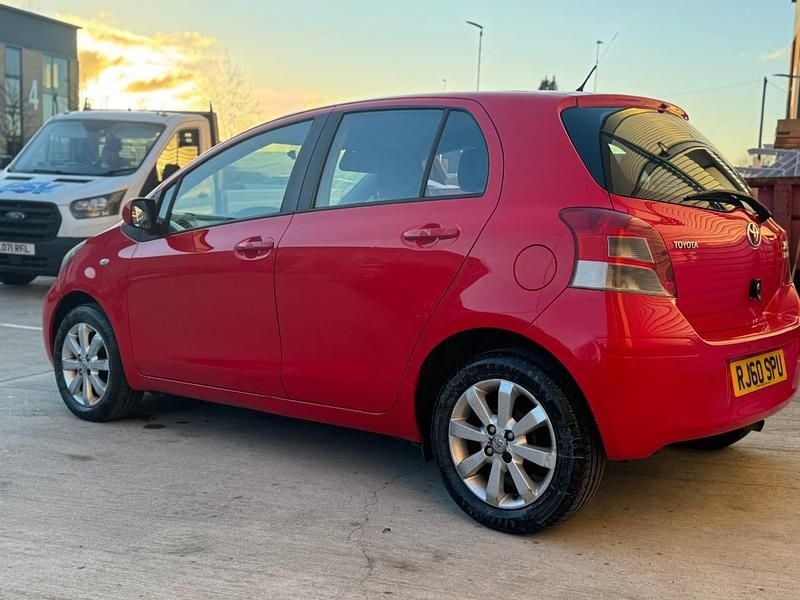 Used Toyota Yaris 2011 Red Hatchback